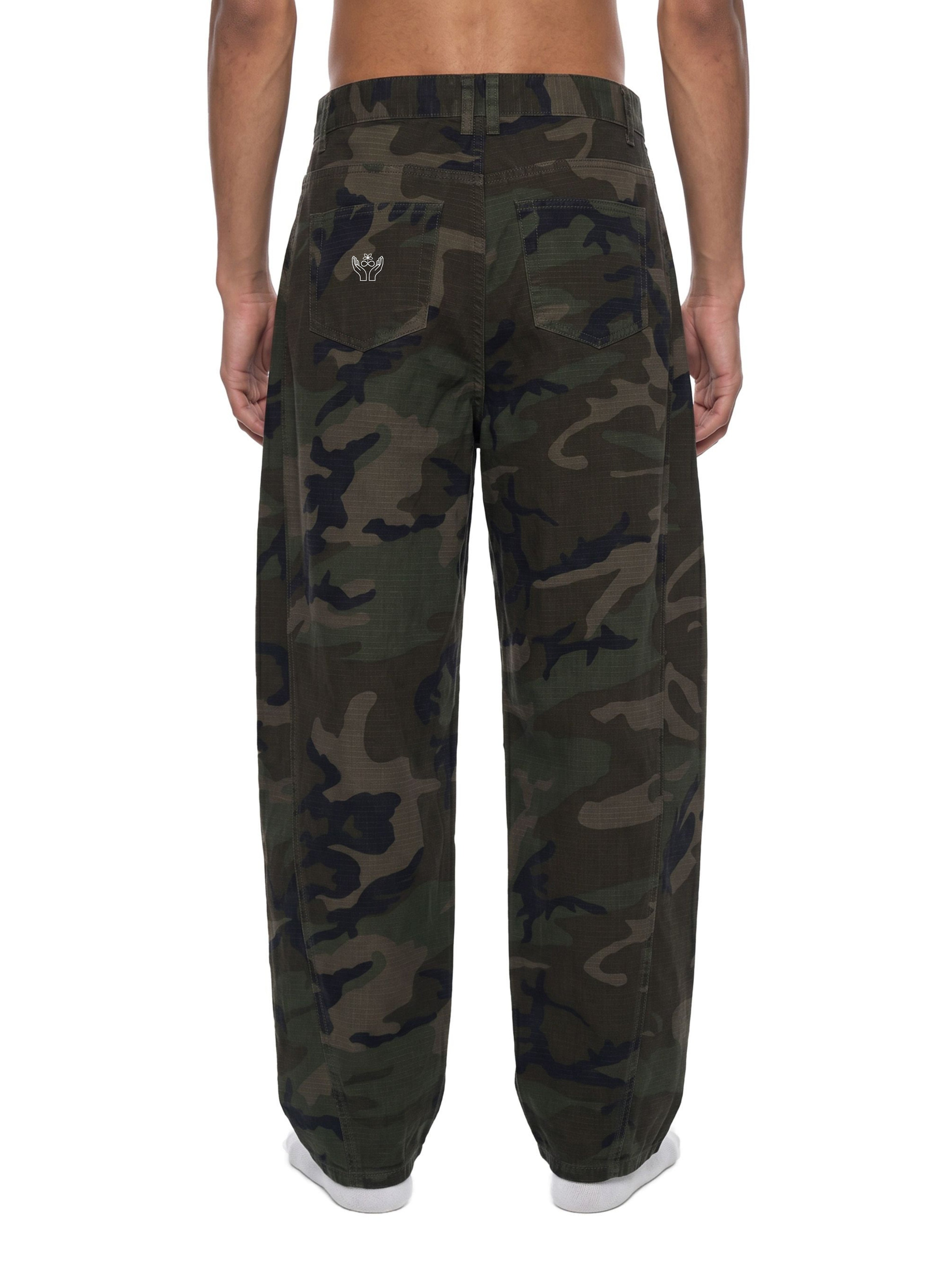 Men’s Camo Barrel Leg Cargo Pants - BLOOMORTAL